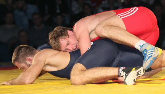 Hannes Wagner (r.) war bei den Deutschen Meisterschaften in Saarbrücken einziger Athlet des ASV Mainz 88, der die Wettkämpfe im Griechisch-Römischen Stil in seiner Gewichtsklasse auf einem Medaillenrang abeschloss.