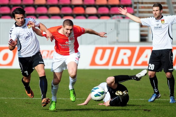 Linksverteidiger mit wuchtigen Vorstößen: Damian Roßbach hat sich zu einem Leistungsträger der 05-Amateure entwickelt und kann sich für höhere Aufgaben empfehlen.