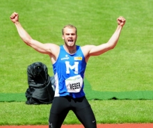 Die Pose sagt alles: Julian Weber hat die Olympianorm erfüllt. Deutscher Vizemeister ist er auch.