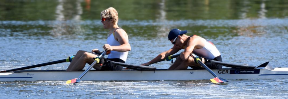 Am Boden zerstört: Jason Osborne und Moritz Moss müssen ohne ihren Trainer Robert Sens nach Rio reisen.