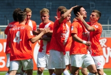 Mounir Bouziane (2.v.r.) hatte mit seinem Treffer zum 1:0 dafür gesorgt, die Partie für die 05-Amateure in die richtigen Bahnen zu lenken.