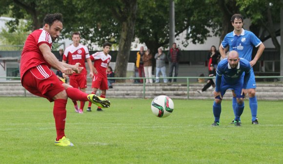 Wer soll für die Weisenauer die Tore schießen? Gleich zwei wichtige Angreifer werden vermutlich noch bis Jahresende an ihrem Comeback arbeiten müssen: Adem Kaya (Bild) und Flügelspieler Dennis Desousa Oelsner kurieren derzeit ihre Knieverletzungen aus.