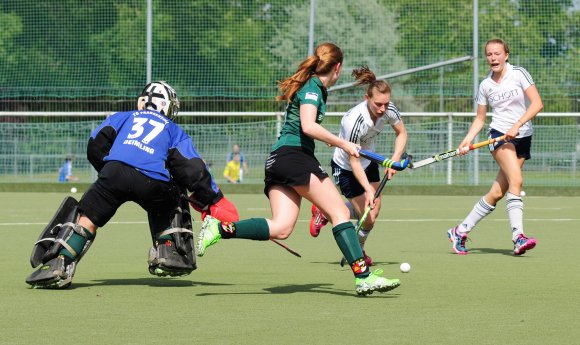 Im Hinrundenvergleich schien gegen die TG Frankenthal nach dem 3:1 durch Aline Bessling sieben Minuten vor dem Ende der Sieg nahe. Doch die Pfälzerinnen konnten noch ausgleichen.