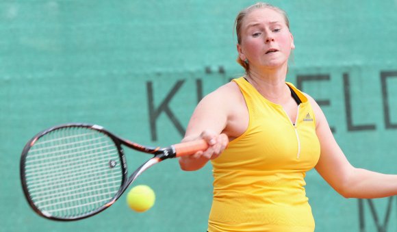 Jekatarina Müller, mit den Damen 30 bereits in die Oberliga aufgestiegen, unterstützte die Erste Mannschaft im letzten Saisonspiel.