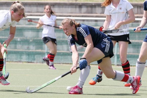 Kapitänin Aline Bessling besorgte den letzten Treffer der Feldsaison 2015/16 für den TSV Schott...