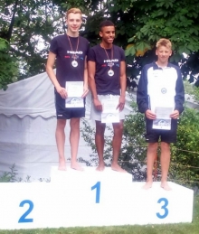 Die Nummer zwei gab's nicht über 5 Kilometer: Christian Keber und Chidozie Özkan Okoro teilten sich den Sieg, Yannik Wasserzier wurde Dritter.
