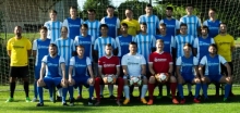 Der Kader des TSV Gundheim (hinten v.l.): Lukas Becker, Benedikt Helfen, Thomas Michel, Hendrik Bitsch, Dieter Gutzler (Trainer), Sebastian Reimertz, Pascal Böß, Christoph Frey, Philipp Fischer-Radtke. Mitte v.l.: Christian Vogel, Leonard Nägele, Yannik Schwarz, Marcel Flick, Zhenxiao Yu, Heiko Bunn, Patrick Herrmann, Daniel Renz, David Leidemer, Benjamin Knobloch, Sven Oswald (Trainer). Vorne v.l.: Daniel Sälzer, Yannic Bertram, Fabian Frey, Sascha Biedenkapp, Henrik Perl, Nils Bäcker, Tobias Gutzler.