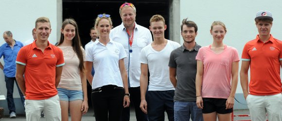 Sie gehören zu jenen MRV-Akteuren, die in den kommenden Wochen international unterwegs sind (v.l.): Moritz Moos, Cora Loch, die Trainer Catriona und Robert Sens, Philipp Grebner, Julian Schneider, Luisa Werner und Jason Osborne.