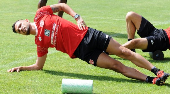 Körperlich befindet sich Danny Latza noch in leichter Schieflage, vertraglich hat er bereits den nächsten Schritt gemacht.