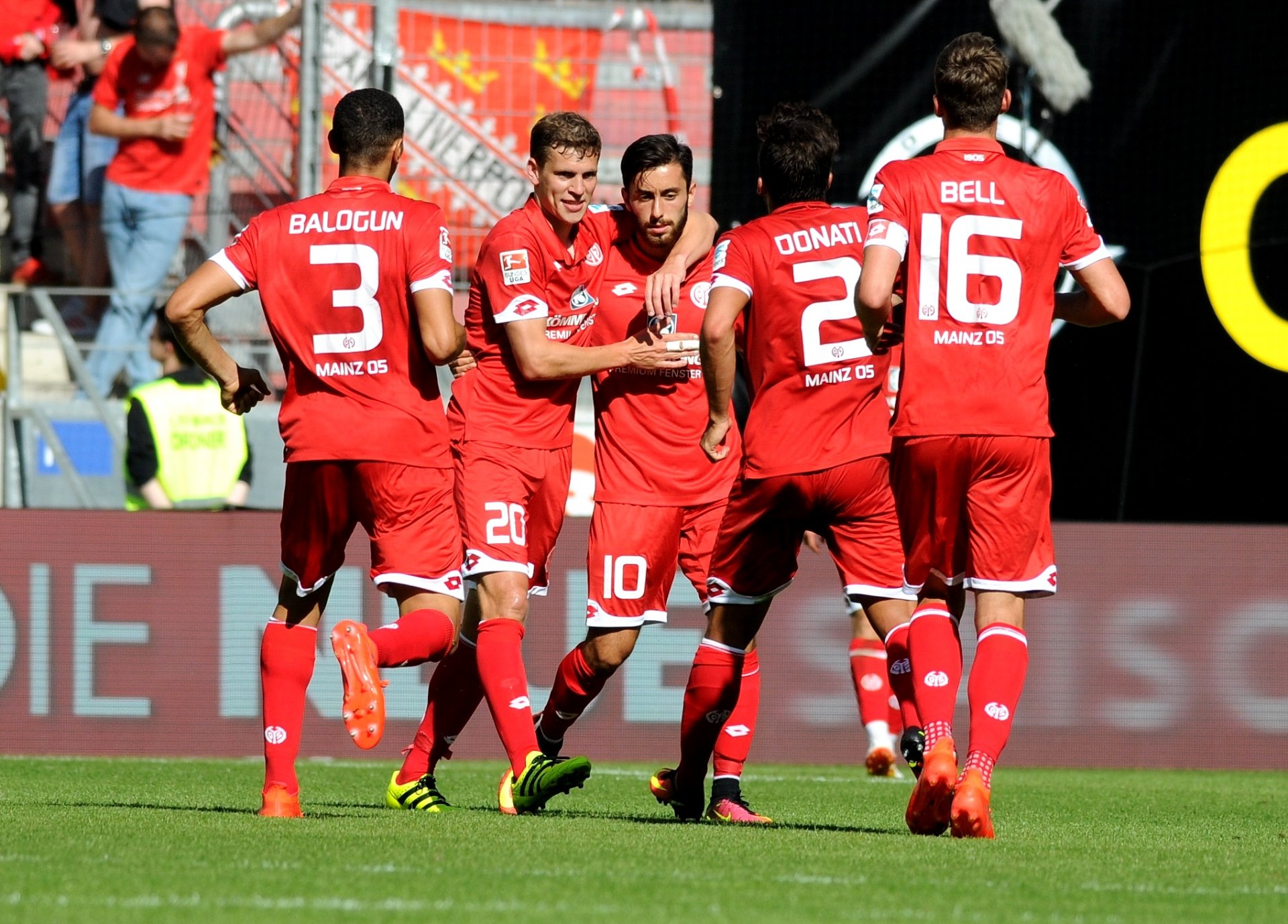 Yunus Malli durfte sich für seinen Treffer zum 3:0 beglückwünschen lassen. 