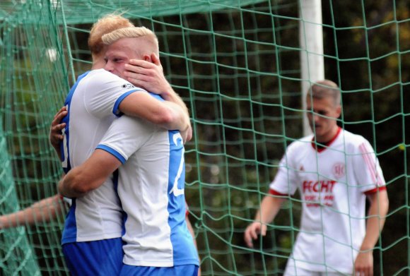 Jonathan Trost (l.) und Kevin Frey lagen sich nach dem 2:0 in den Armen. Dass dies die Vorentscheidung sein würde, ahnten... 