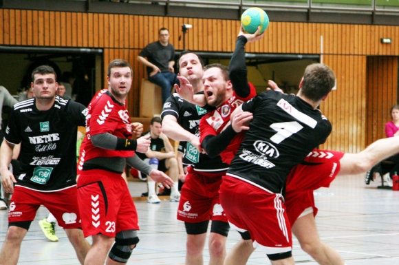 Spieler wie TVN-Kapitän Timo Stumps, im Heimspiel gegen den TV 05 Mülheim mit 17 Treffern überragender Akteur, sind zweifellos gut genug für höhere Aufgaben. Doch die Qualität in der benötigten Breite scheint in Rheinhessen derzeit nicht vorhanden.