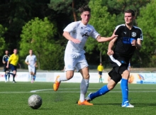 Rettete dem SV Gonsenheim in Ludwigshafen wenigstens noch einen Punkt: Jannik Kern (l.) erzielte in der vierten Minute der Nachspielzeit das 2:2.
