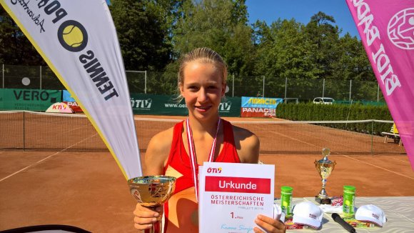 Österreichische Meisterin der U14 in Einzel und Doppel: Sinja Kraus.