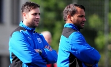 Thomas Eberhardt (l.) geht entspannt ins letzte Ligaspiel gegen den SV Morlautern. Sein Kotrainer Daniel Kittl (r.) hofft, nach leichter Zerrung am Samstag gegen die Uwe-Seeler-Traditionsmannschaft auflaufen zu können.