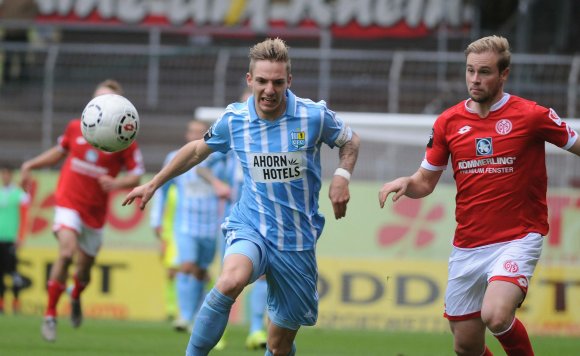 Scheint nicht mehr zu wollen: Maximilian Beisters (r.) Verhalten bei seinem 35-Minuten-Einsatz in Bremen und danach mussten Mitspieler und 05-Verantwortliche als Provokation empfinden.