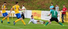 Kaum zu glauben, aber mit diesem Schuss fast von der Grundlinie sorgte Edis Sinanovic vor vier Monaten für den späten Ausgleich im Verbandspokalfinale gegen den SC Hauenstein. Nach Verlängerung unterlag der TSV Schott aber mit 1:2. Am Samstag soll der erste Sieg gegen die Pfälzer her.