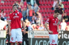 So sieht das aus, wenn in der Nachspielzeit aus einem Unentschieden eine Niederlage wird: Stefan Bell und Gaetan Bussmann waren nach dem 2:3 gegen Bayer Leverkusen ebenso enttäuscht wie ihre Mitspieler.