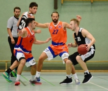Aus Saarlouis kehrten Raymond Wolf (l.) und Arne Jörgensen mit einem 70:65-Sieg zurück. Routinier Jörgensen überwand die gegnerische Zonenverteidigung mit sechs Dreiern.