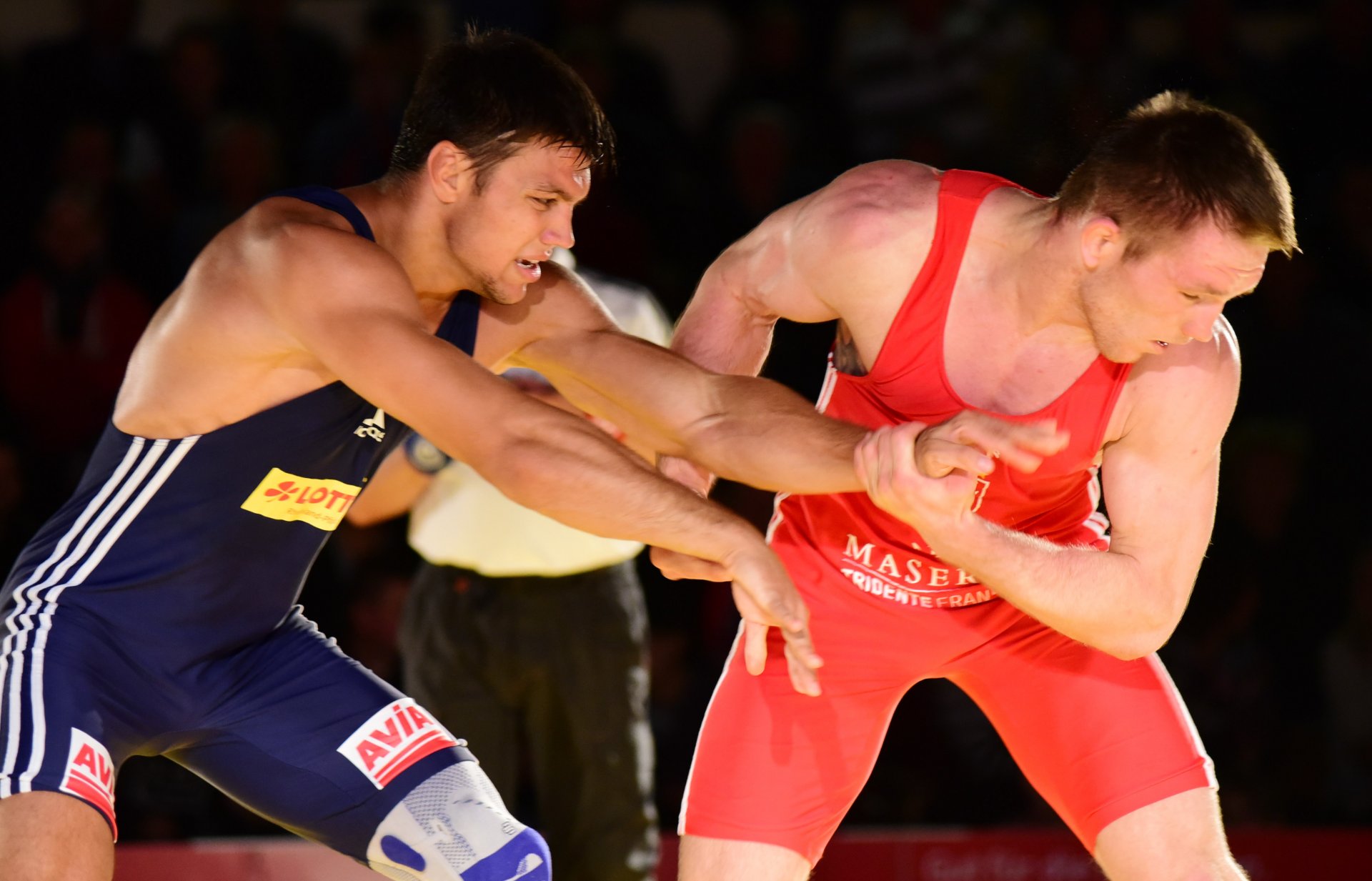 ... Tadeusz Michalik (r.) im Duell mit Denis Kudla, dem Bronzemedaillengewinner von Rio, drei Mannschaftspunkte für den ASV Mainz 88 geholt, ...