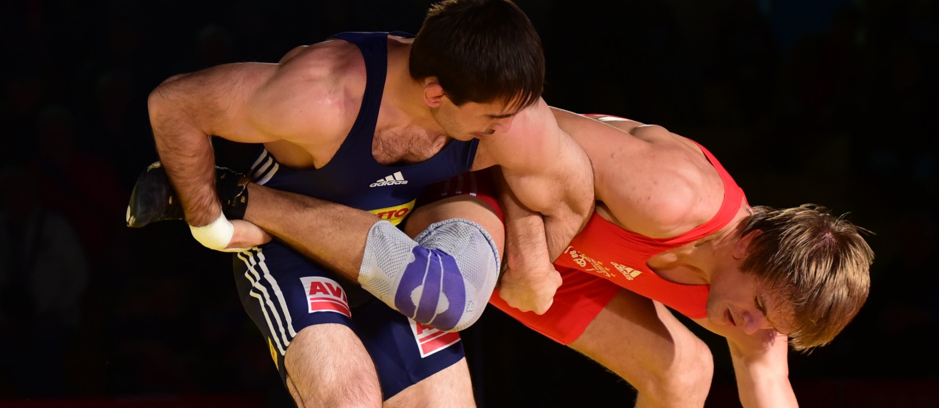 ... und Konstantin Völk (0:1 gegen Taimuraz Friev) waren weitere Bausteine des ersten Mainzer Saisonsiegs.