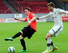 Stand nur bis zur 67. Minute auf dem Platz, erzielte aber drei Tore: Marc Wachs (l.), rechter Mittelfeldspieler der 05-A-Junioren.