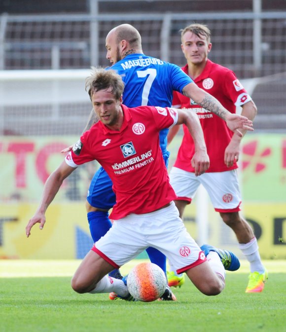Reinknien müssen sich Matti Steinmann und die Mainzer U23 am Sonntag in Chemnitz. Die kämpferische Komponente ist beim Neuzugang noch stärker gefragt, seit Kapitän Daniel Bohl (hinten) verletzt fehlt.