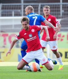 Reinknien müssen sich Matti Steinmann und die Mainzer U23 am Sonntag in Chemnitz. Die kämpferische Komponente ist beim Neuzugang noch stärker gefragt, seit Kapitän Daniel Bohl (hinten) verletzt fehlt.