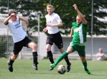 Steuerte zwei Treffer zum zweistelligen Marienborner Sieg bei: Matteo Trapp (r.).