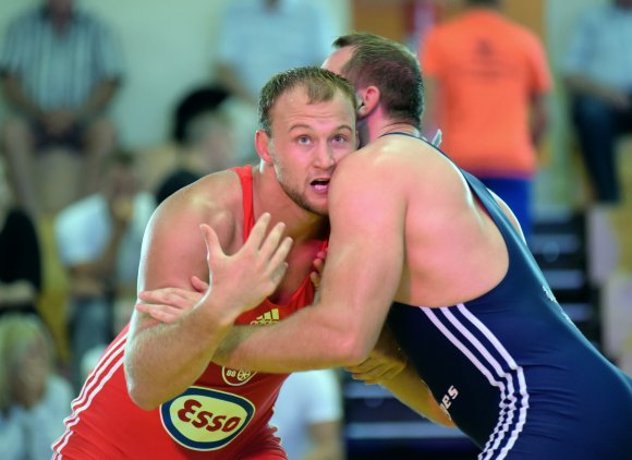Niklas Schäfer verlor im Greco-Halbschwergewicht knapp, lieferte sich aber einen sehenswerten Fight mit Ex-Junioren-Weltmeister Jackson Vaillant-Cantero. 