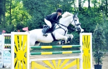 Lisa Sieben vom RFV Gonsenheim, hier auf Clear Round auf dem Parcours, war auf dem Kilianhof mit mehreren Pferden vertreten, schaffte es diesmal aber nicht auf die vordersten Plätze.