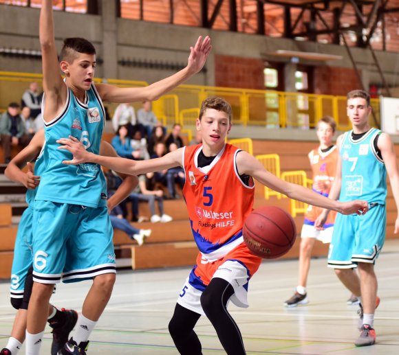 Zum ersten Mal gelang es Niklas Krause (M.) und der SG RheinHessen, einen Gegner auf Abstand zu halten.