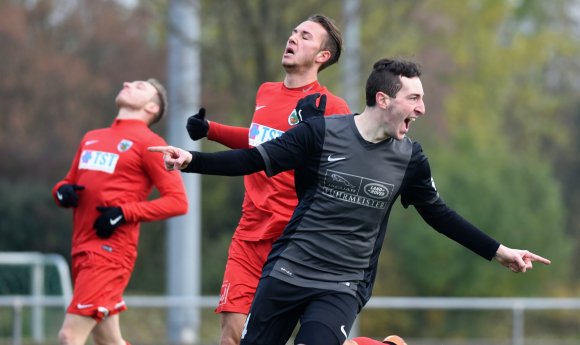Verheißungsvoller Auftakt: Florian Weißgerber hat den Pass in die Tiefe bekommen und verwandelt frei vor dem Tor zum frühen 1:0 der TSG über Wormatia Worms II.