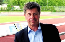 Will attraktiven Fußball spielen lassen und nach Möglichkeit die Tribüne vollbekommen: Jürgen Collet, der neue Trainer der SpVgg Ingelheim.