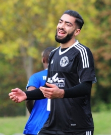 Na, geht doch: In beiden Halbzeiten des Auswärtsspiels beim Tabellendritten FV Diefflen traf Maziar Namavizadeh in der Nachspielzeit und rettete dem SV Gonsenheim so einen Zähler.