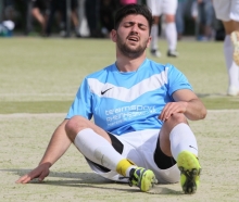 Nachsitzen darf der 1. FC Nackenheim (im Bild Burak Semerci) heute gegen Eintracht Herrnsheim. Im Erfolgsfalle bei der Entscheidungspartie der Punktgleichen rutscht der FCN einen weiteren Platz in der Tabelle nach oben und wäre definititv  gerettet.