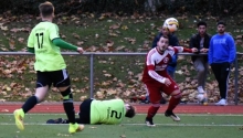 Pascal Kalbfuß durfte, wie in dieser Saison zumeist, wieder erst in der Schlussphase ins Geschehen eingreifen. Trotz des darbenden Weisenauer Angriffs hat der Stürmer auch bei Michael Horn derzeit keinen Stammplatz.