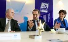 Ein Stern ist eigentlich nicht genug: Alfons Hörmann zeigte sich vom Schott-Konzept begeistert.