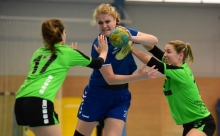So energisch Fabienne Eidam sich hier auch gegen die Marpinger Abwehr durchzusetzen versucht, es war für sie nicht gerade ein ertragreicher Tag im Angriff: Als einzige Bretzenheimer Feldspielerin blieb die Linkshänderin diesmal ohne Treffer.