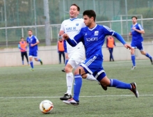 Erzählt Ilias Soultani während eines Laufduells noch Witze? Das Gesicht seines Gegenspielers lässt darauf schließen.