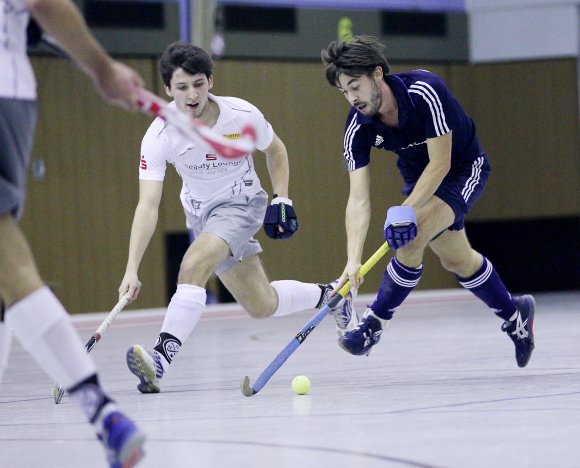 Schon wieder zweistellig: Chris Franik (r.) und der TSV Schott knackten auch beim SC Frankfurt 1880 2 erneut die Zehn-Tore-Grenze.