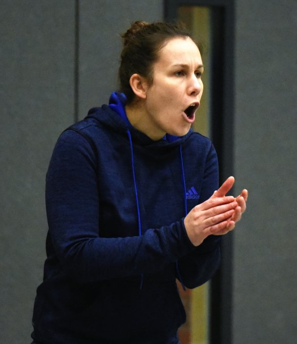 Feuerte ihr Team mit Erfolg an: Natascha Stergiou bleibt mit dem ASC auf dem zweiten Tabellenplatz der Oberliga.
