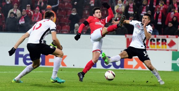 An Torchancen mangelte es den 05ern, wie hier Jairo, in der starken zweiten Halbzeit nicht, die Verwertung war allerdings ungenügend.