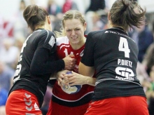 Sich durchkämpfen, auch, wenn es mal schwierig wird: Was im jüngsten Heimspiel gegen den TSV Haunstetten kaum zu sehen war, soll die FSG Mainz 05/Budenheim (in der Mitte: Sophie Hartstock) beim TuS Lintfort wieder als Qualität einbringen.