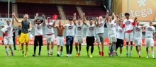 Sie haben es geschafft: Die Amateure des FSV Mainz 05 dürfen sich nach zwei Siegen gegen die TSG Neustrelitz künftig Drittligist nennen.