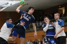 Noch sehr unbeständig sind die Aufttritte von Neuzugang Zeljko Martinovic. Gegen den TV Bitburg hätten er und Sven Gaubatz ein gutes Duo bilden können, aber Martinovic kam diesmal einfach nicht ins Spiel.