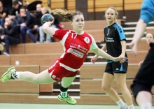 Anna Mussenbrock könnte ruhig etwas fröhlicher dreinblicken, denn ob ihre Abschluss erfolgreich war oder nicht: Von Beginn an war ihre FSG Mainz 05/Budenheim III gegen die SG Saulheim so überlegen, dass es auf die eine oder andere Aktion nicht mehr ankam.