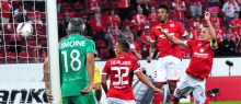 EUROPATO(U)R  Mit diesem Treffer geht Niko Bungert (r.) in die Annalen des FSV Mainz 05 ein. Sein 1:0 gegen AS Saint-Etienne ist das erste Tor der Mainzer in der Gruppenphase der Europa League. Doch weder das Auftaktspiel (1:1) noch der gesamte Ausflug ins internationale Geschäft enden wunschgemäß. Die 05er verpassen als Gruppendritter den Einzug in die K.o.-Runde.