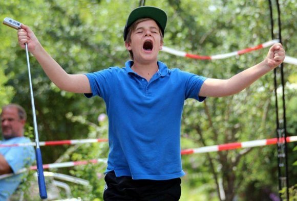 TREFFSICHER  Die Erfolge der Minigolfer des MGC Mainz aufzulisten, sprengt in jedem normalen Jahr den Rahmen. Stellvertretend für die Cracks aus dem Hartenbergpark steht deshalb an dieser Stelle Silvio Krauss, einer der jüngsten im Klub, der im Juli erstmals Deutscher Schülermeister wird – ein Jahr zuvor ist er noch mit einem Schlag gescheitert.