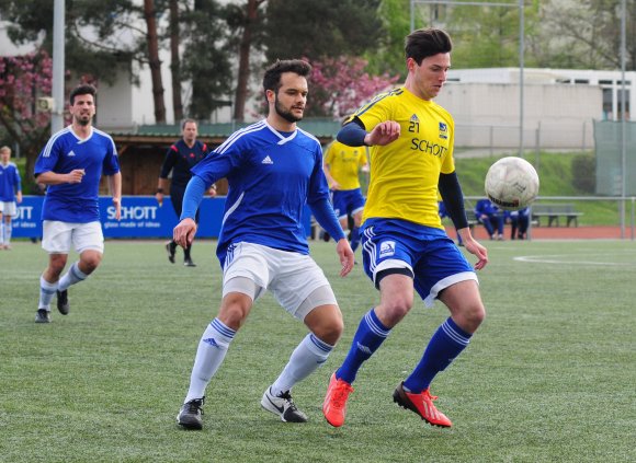 Wechselt zum Landesligisten Wormatia Worms II: Gianluca Mamone (r.).